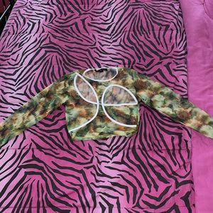 Long sleeve shirt crop top